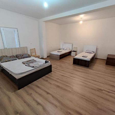 Hostel On The River Батуми Экстерьер фото
